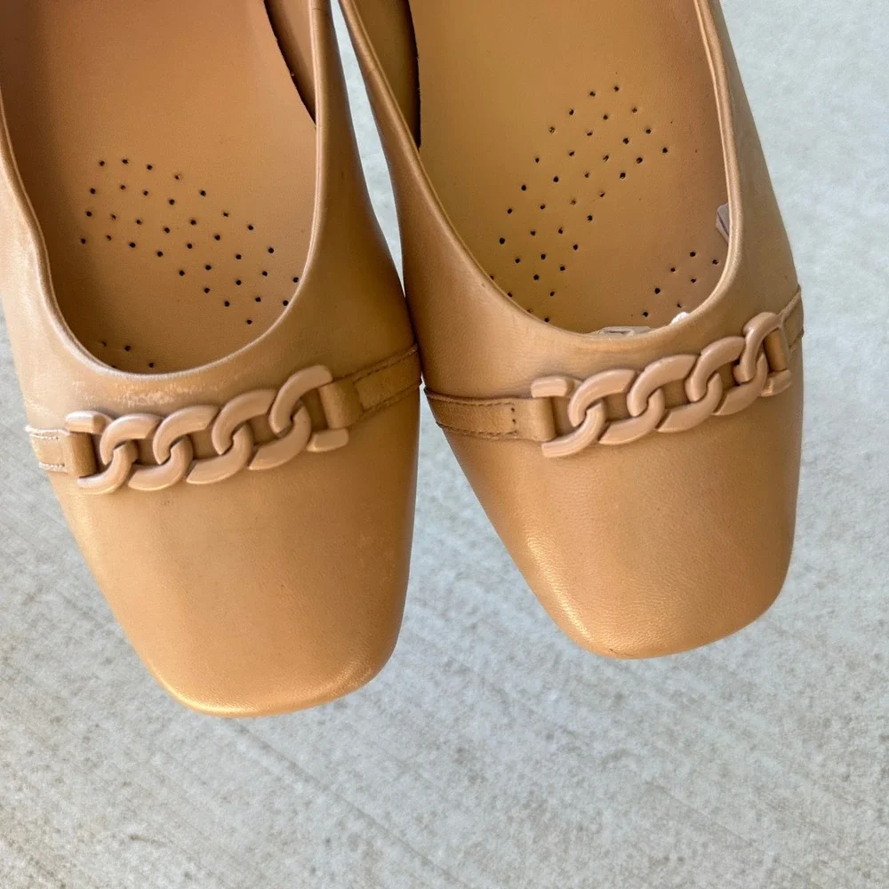 Trotters Womens Beige Leather‎ Chain Detail Square Loafers Ballet Flats 7 Wide